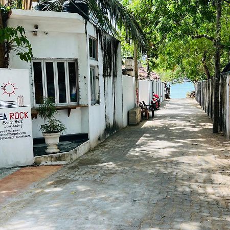 Sea Rock Beach Hotel Arugam Bay Esterno foto