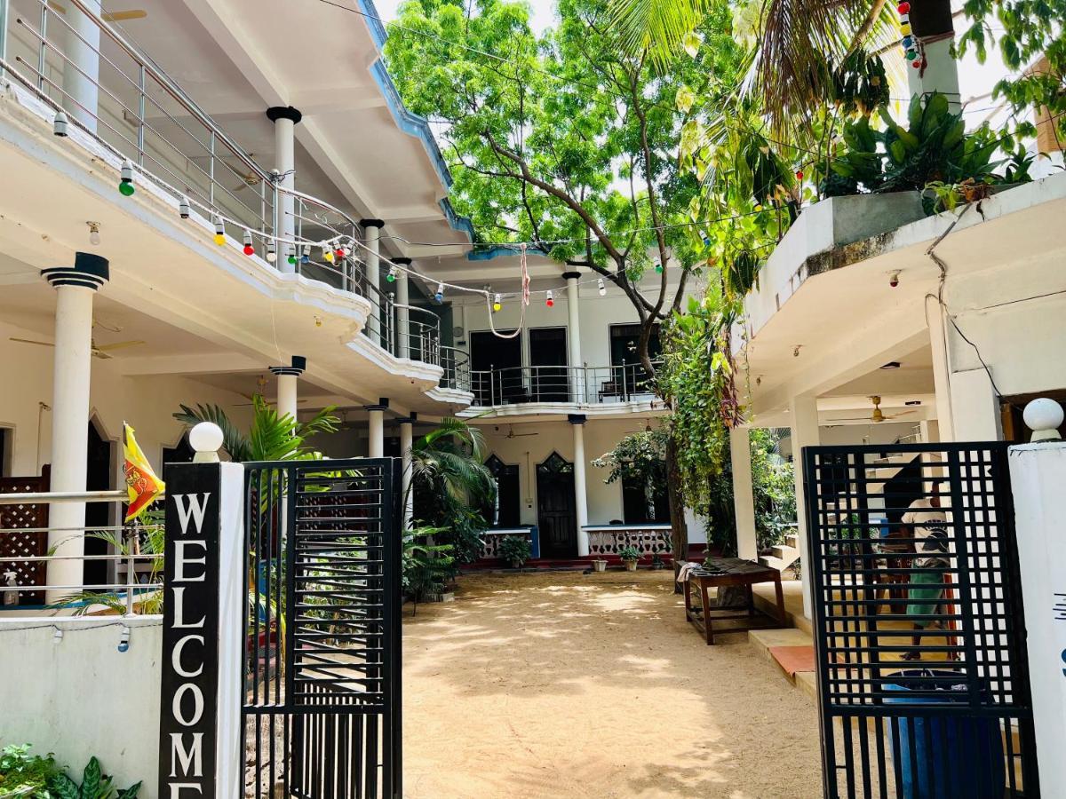 Sea Rock Beach Hotel Arugam Bay Esterno foto